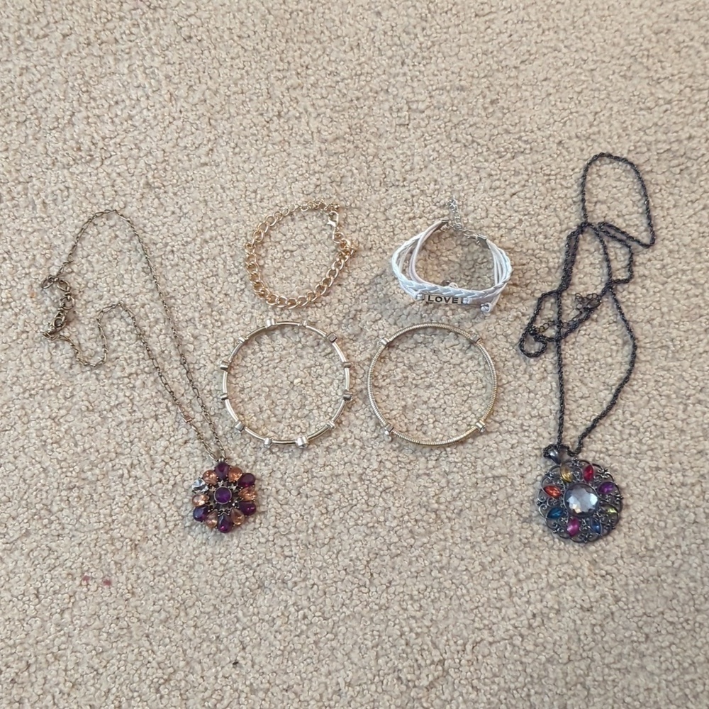 Jewelry Bundle Mixed Brands 4 Bracelets and Two Necklaces